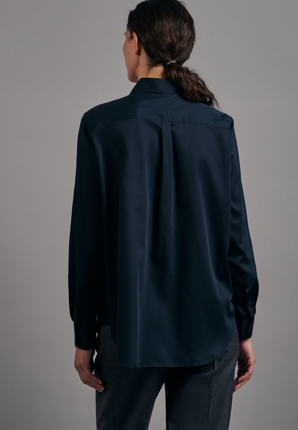 Satin Hemdbluse aus 100% Baumwolle in Schwarz | Seidensticker Onlineshop