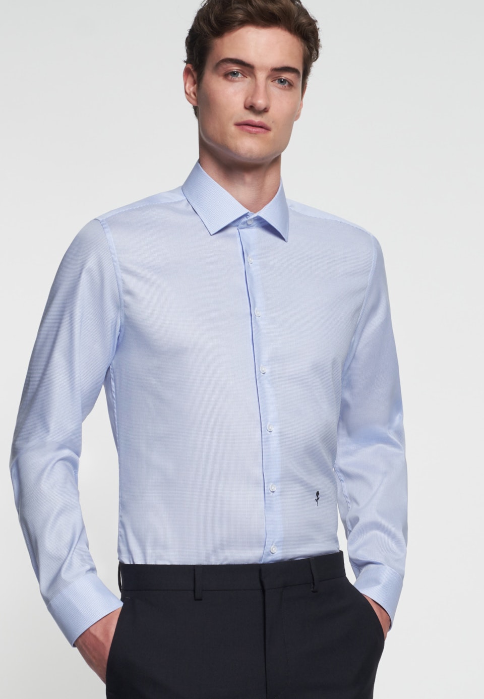 Bügelfreies Twill Business Hemd in Slim mit Kentkragen in Mittelblau | Seidensticker Onlineshop