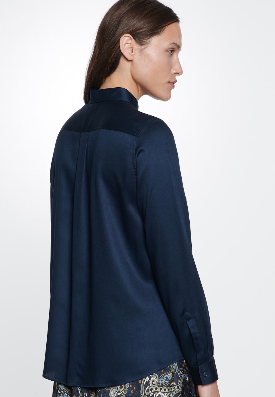 Satin Hemdbluse aus 100% Viskose in Dunkelblau | Seidensticker Onlineshop