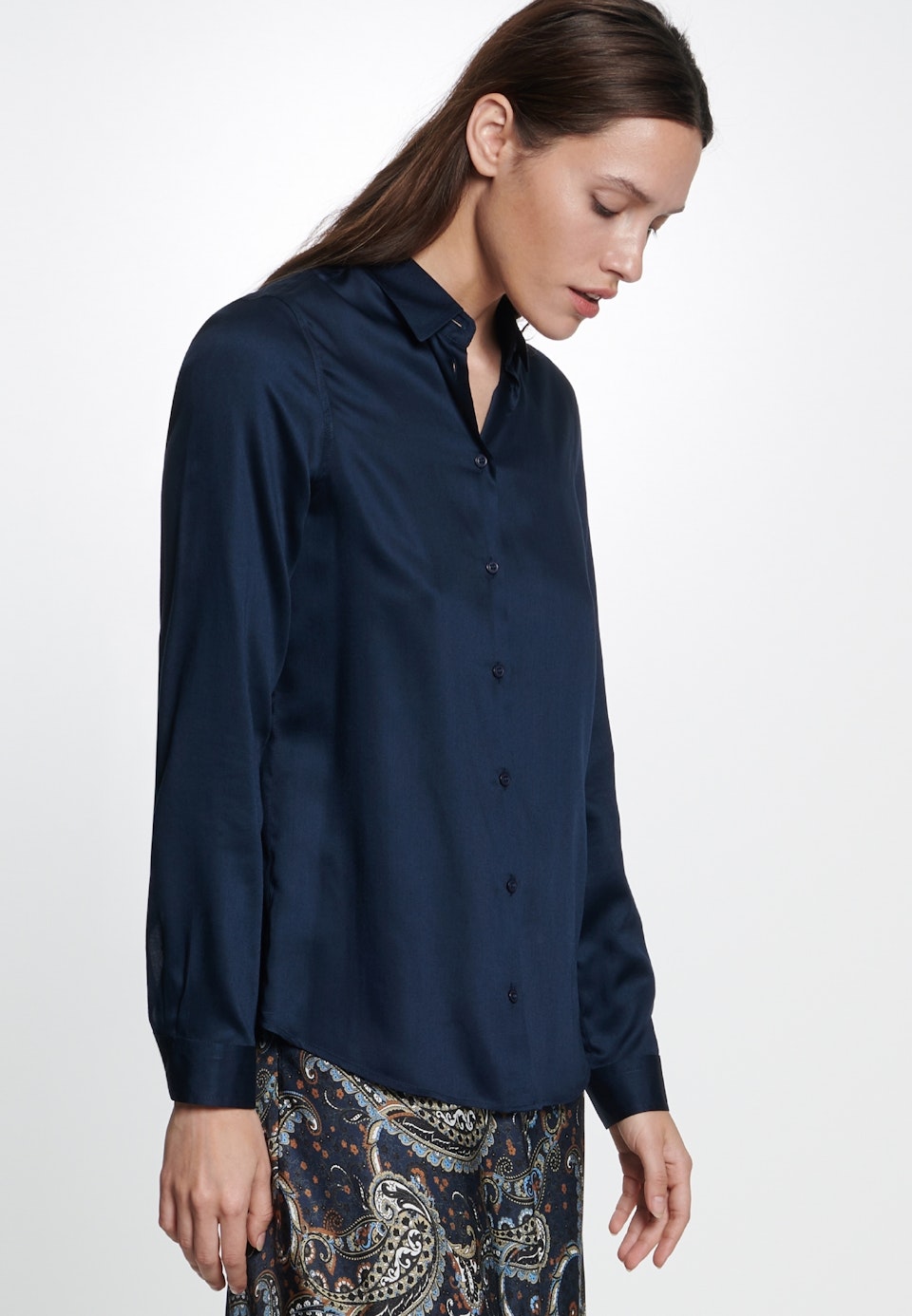 Satin Hemdbluse aus 100% Viskose in Dunkelblau | Seidensticker Onlineshop